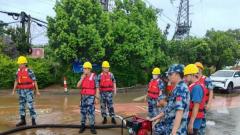 聞“風”而動 莆田秀嶼退役軍人志愿者積極參與防御臺風工作